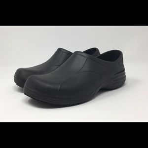 TREDSAFE Black Work Clogs Slip-Resistant Shoes